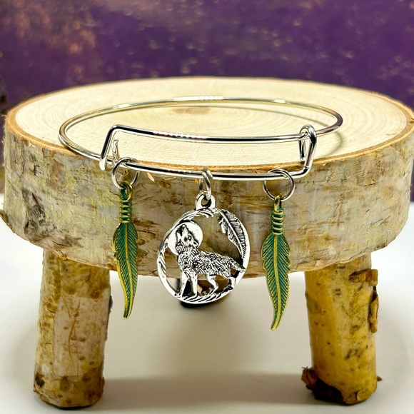 Handmade Wolf Pendant Bangle Bracelet! - Picture 3 of 4